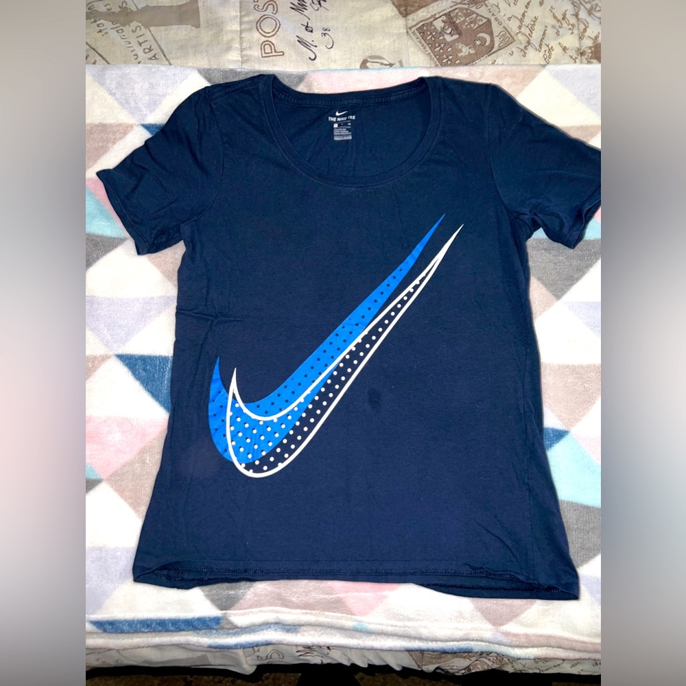 Nike‎ women’s shirt